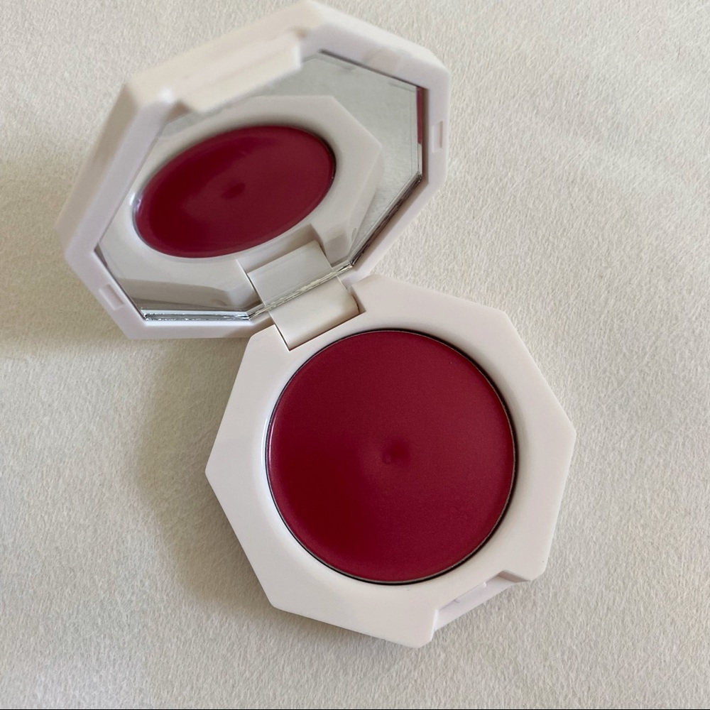 New Fenty Beauty Cheeks Out Freestyle Cream Blush Summertime Wine